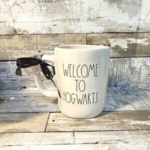 Rae Dunn Harry Potter Welcome to Hogwarts Mug NWT